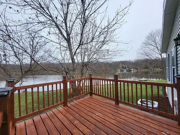2nd image of 1147 Country Club Rd #402