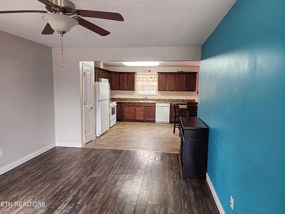 4th image of 986 Norwood Village Ln