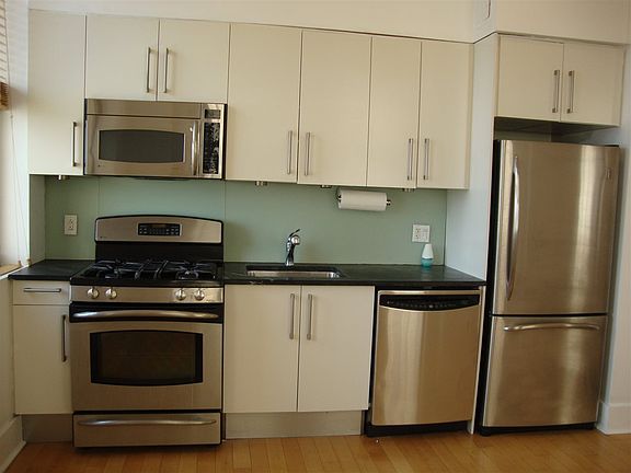 4th image of 4 Beacon Way APT 814