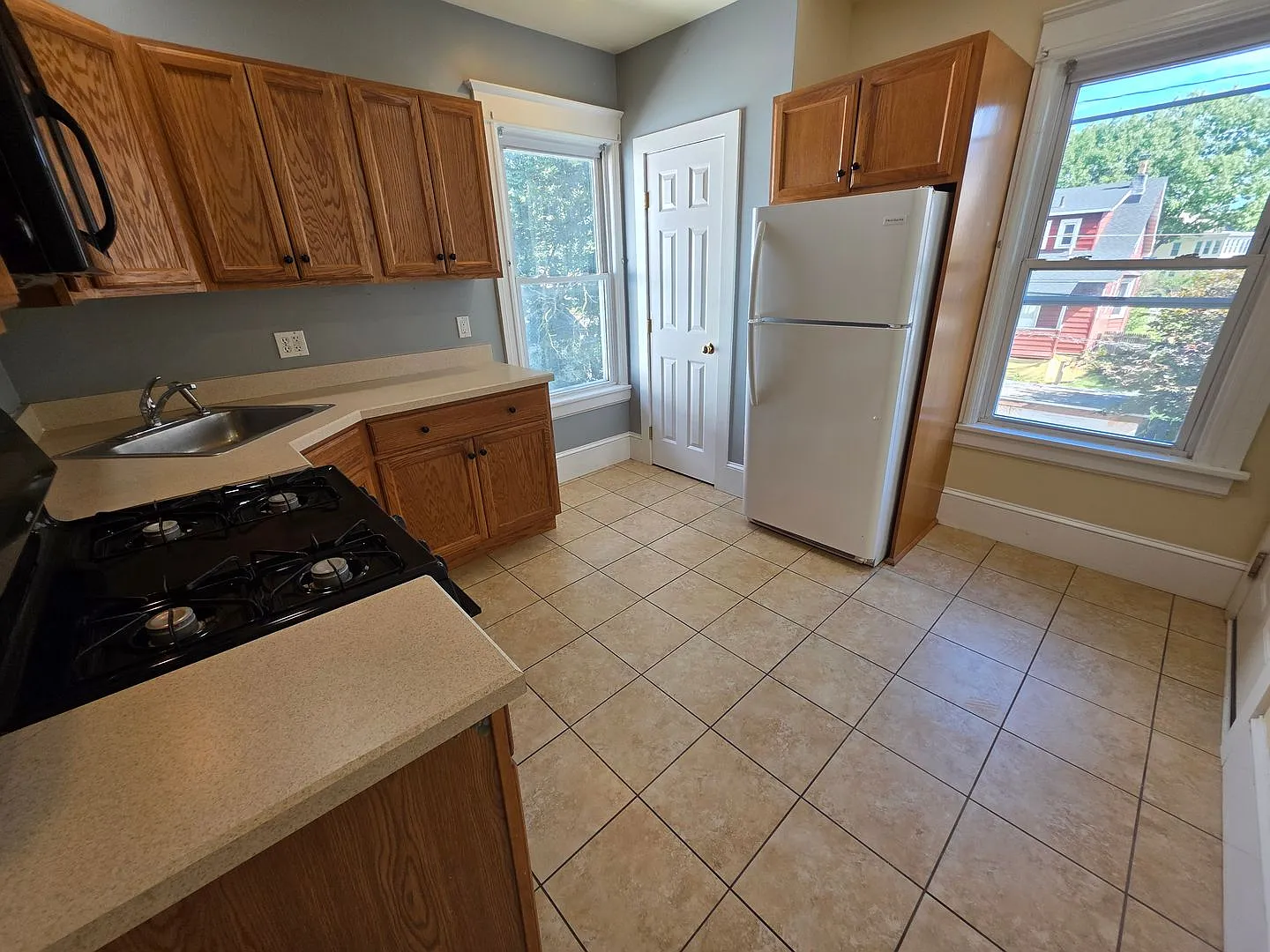 35 Manitou Ave. — Photo 3