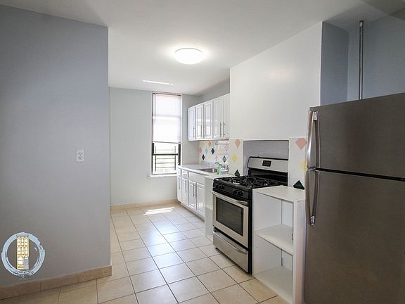 3rd image of 180 Sumpter St #2FF