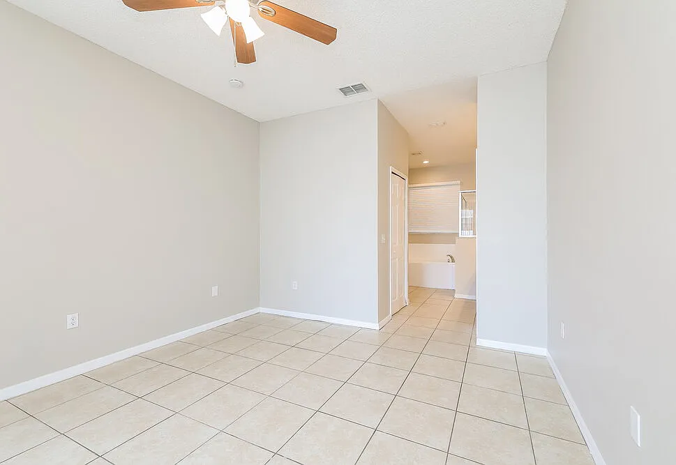 3 bed, 2.0 bath, 1876 sqft, $2,125 — Photo 4