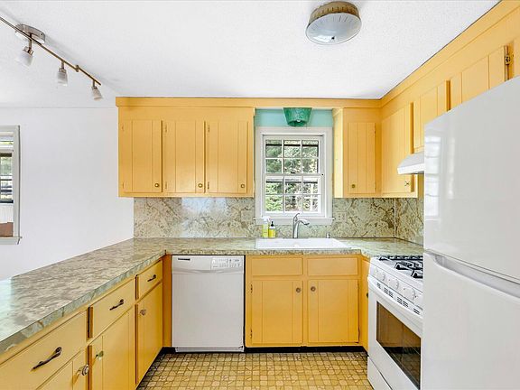 5th image of 804 Putnam Avenue