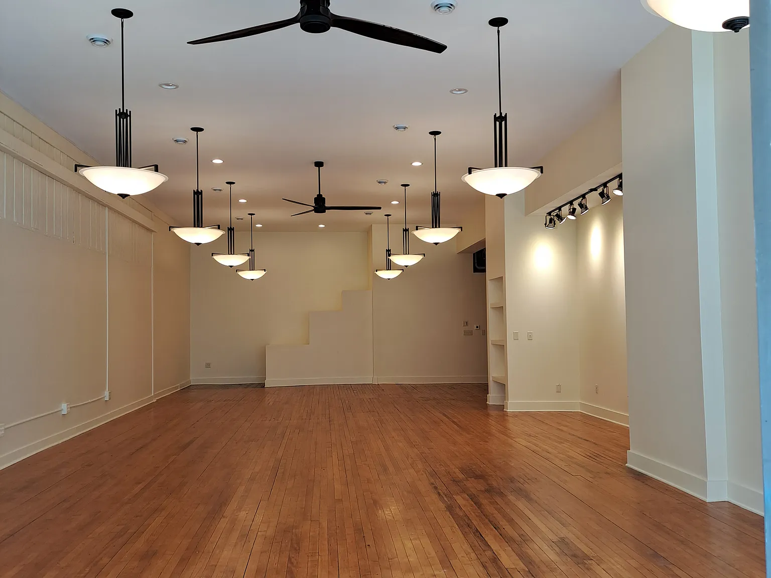 Studio, 1300 sqft, $2,500 — Photo 2