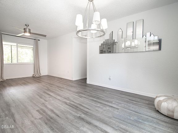 3rd image of 2080 S Parkton Dr