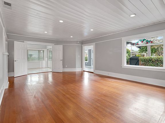 Living / FamilyRoom