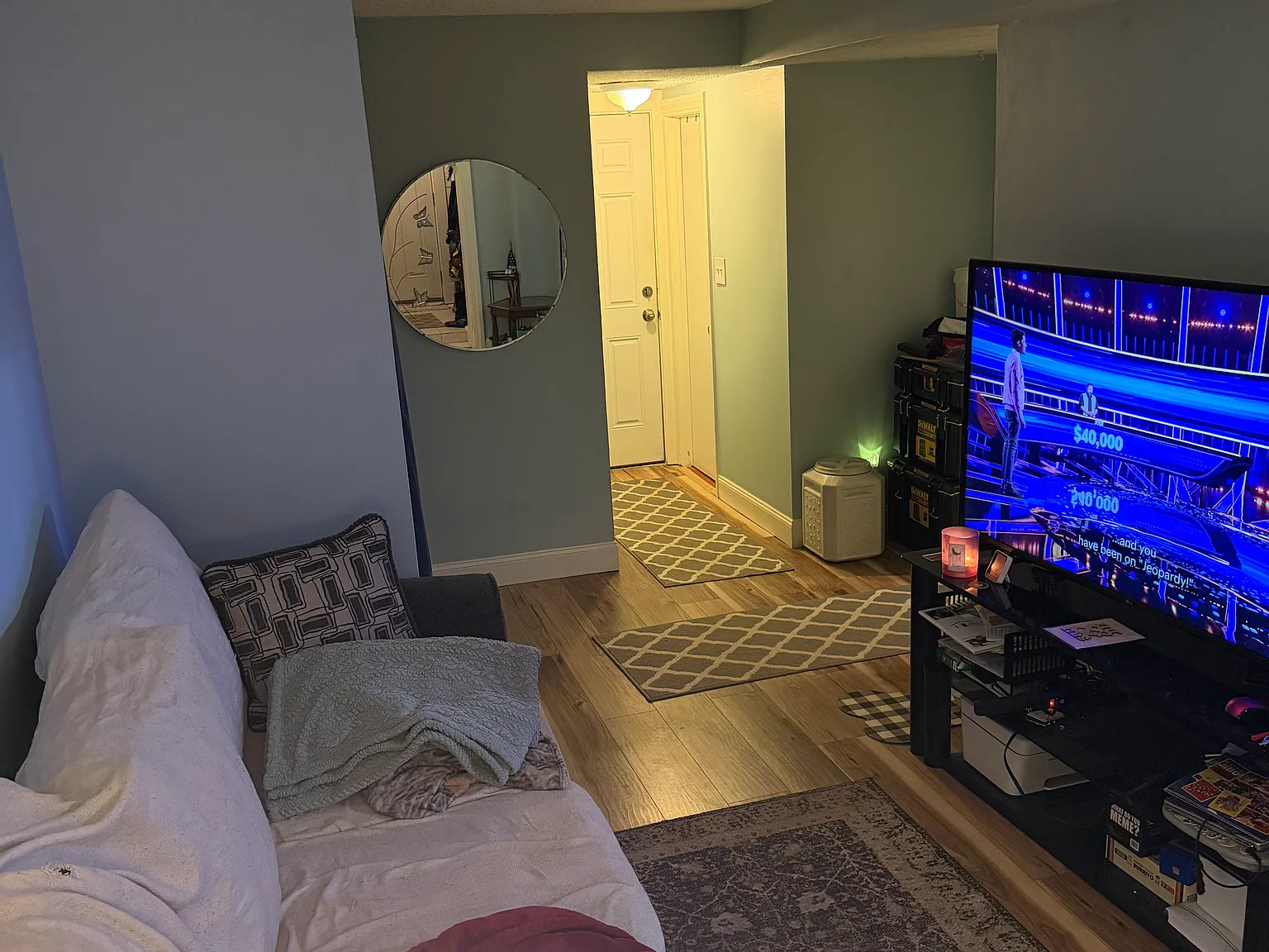 1 bed, 700 sqft, $2,300 — Photo 2