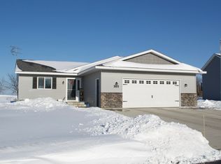 565 Minnesota St NW, Hutchinson, MN 55350