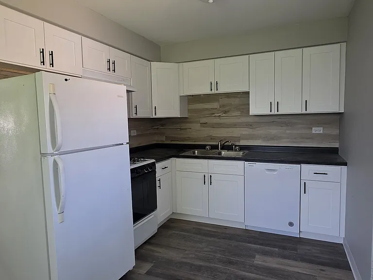 831 E South Broadway Ave #A — Photo 2