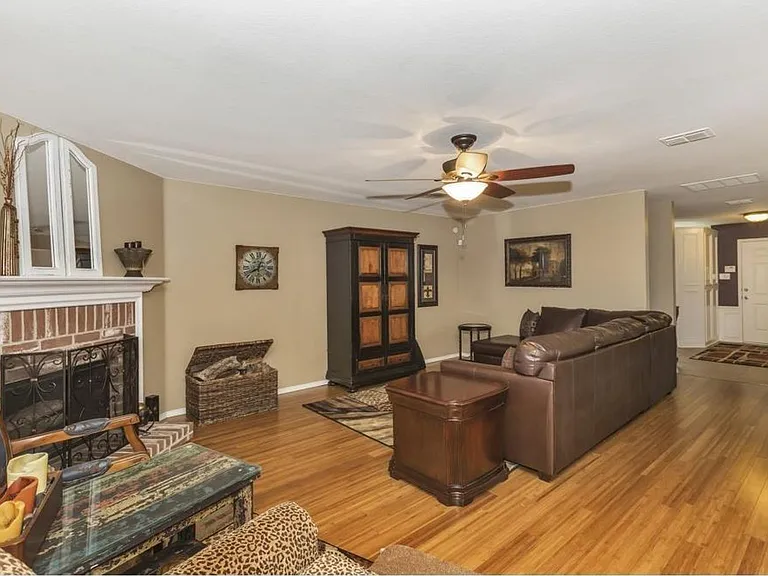 2912 Lake Terrace Dr — Photo 6