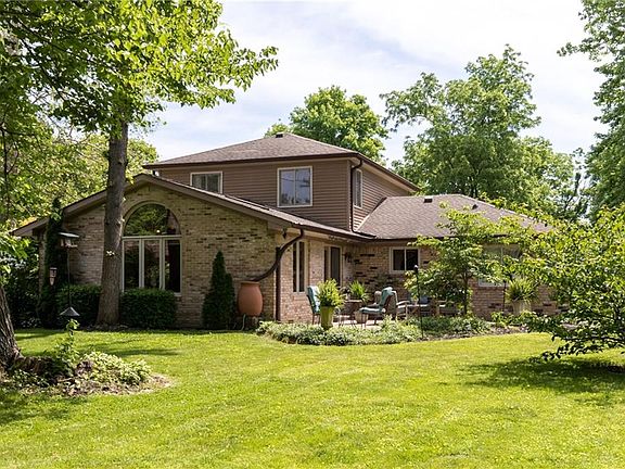 3rd image of 22 Woodstock Dr