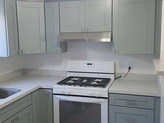 3rd image of 2059 Thomas Ave