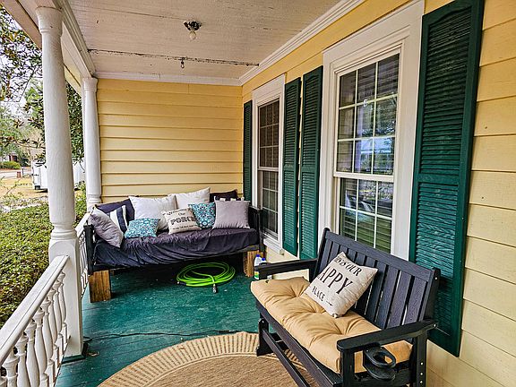 3rd image of 512 Carn St