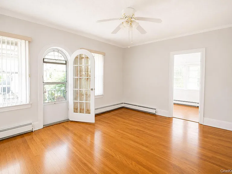 15 W Walnut St — Photo 3