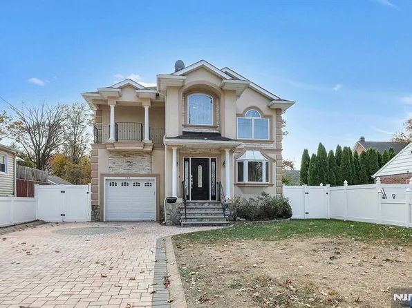 238 E Johnson Ave, Bergenfield, NJ 07621