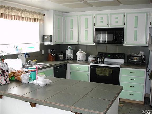 5th image of 134 Serpentine Dr