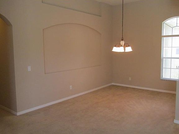 5th image of 5042 Coveview Dr