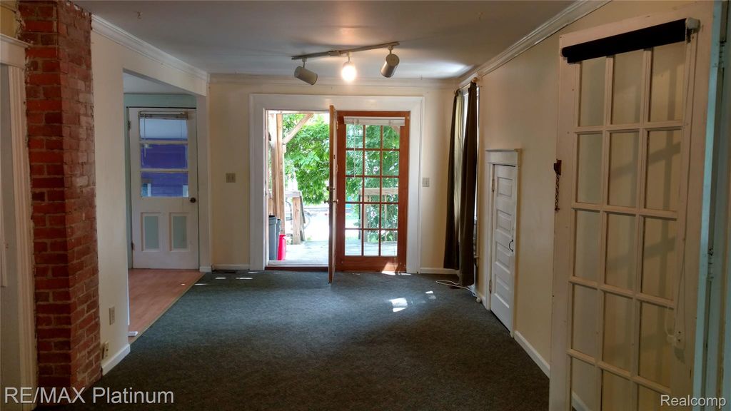 Apartment in Ypsilanti, Riverside, Washtenaw - More