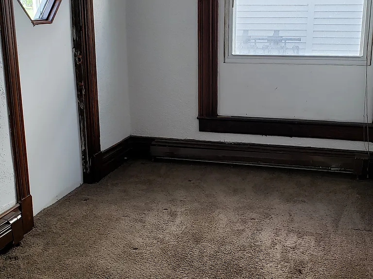 Lincoln Ave — Photo 11
