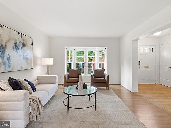 5th image of 6013 Stoneygate Ct