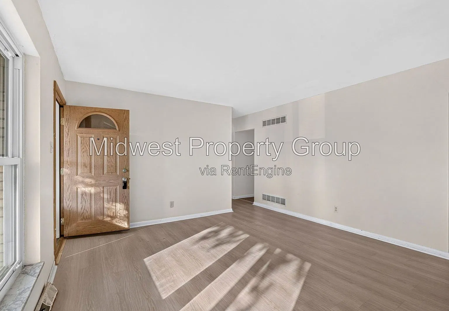 3 bed, 2.0 bath, 1210 sqft, $1,650 — Photo 2