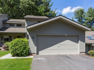 12 Morgan Pl #12, Avon, CT 06001