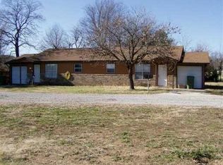 1806 S 9th St, Rogers, AR 72756