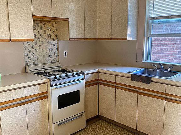 3rd image of 756 Logan Ave