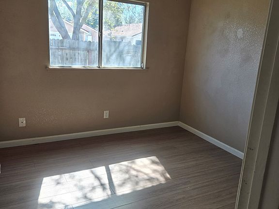 5th image of 5168 W Fremont Ave