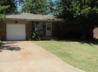 613 General Senter Dr, Midwest City, OK 73110