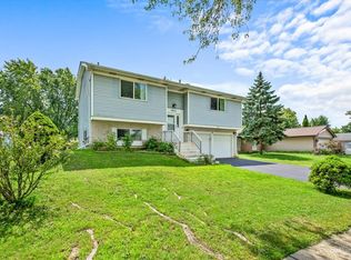 1805 De Forest Ln, Hanover Park, IL 60133
