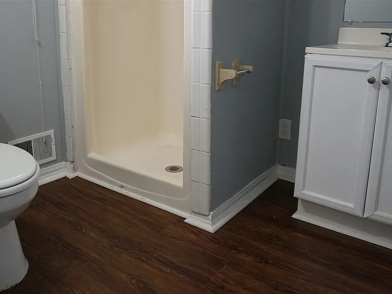 504 Pinecrest Dr — Photo 17