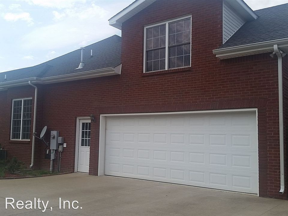 2nd image of 3247 Quincy Ln