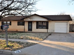 216 Darrell St, Levelland, TX 79336