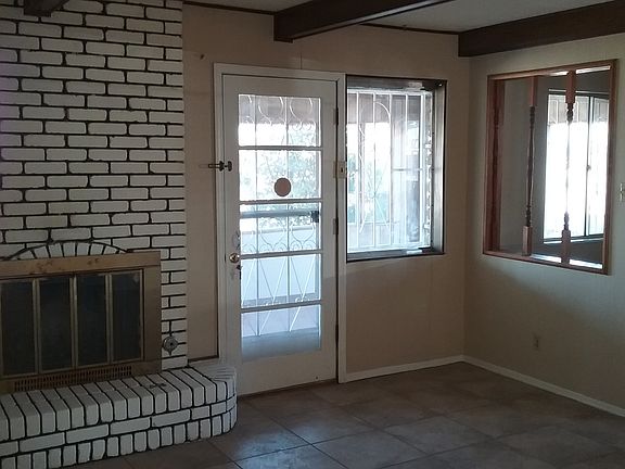 3rd image of 3433 Sunnyside Ave
