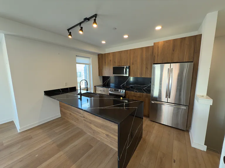 164 Richmond St #2B — Photo 1
