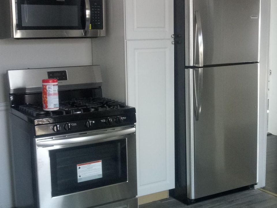 1st image of 86 Thorniley St APT 2