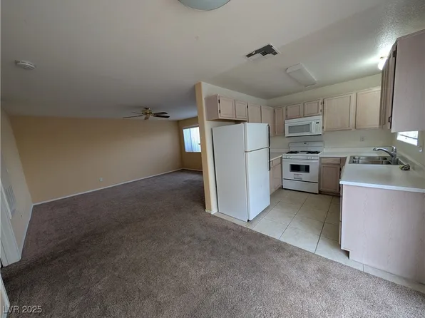 713 Anne Ln Unit 85D, Henderson, NV 89015