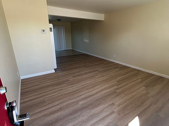 3rd image of 1202 Oak Ave APT B