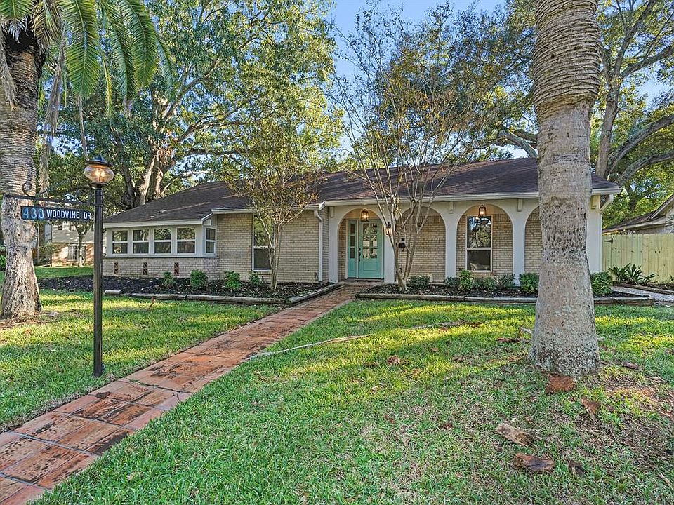 1st image of 430 Woodvine Dr