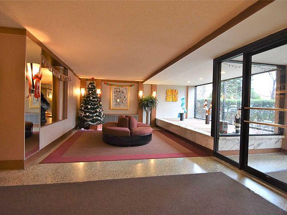 3rd image of 2325 Bell Blvd APT 2C
