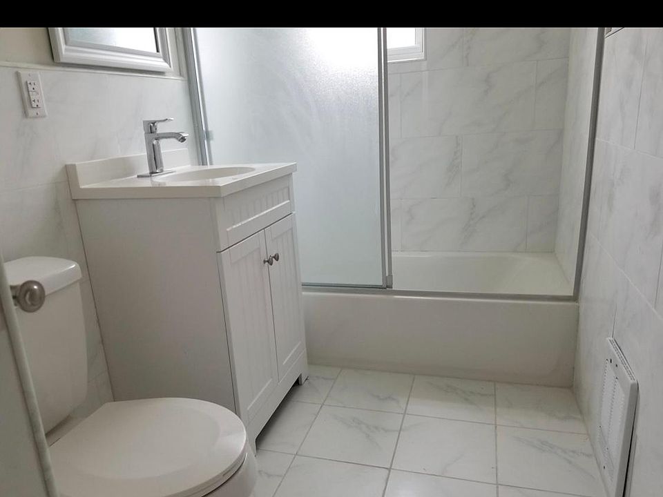 2nd image of 3022 Barnes Ave #3R