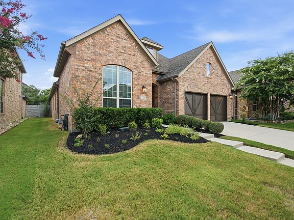 2nd image of 221 Sunrise Dr