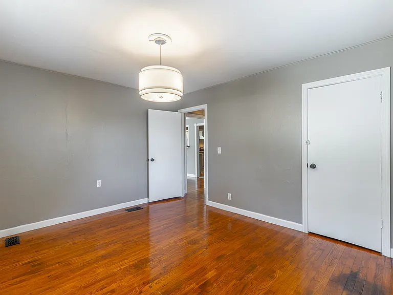 1209 Hanover St — Photo 13