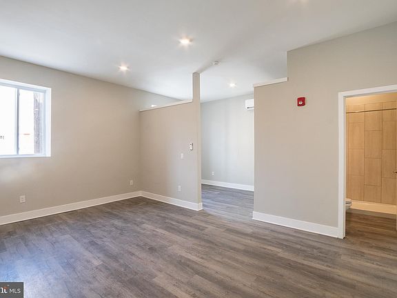 5th image of 1233 S 22nd St Unit 1D