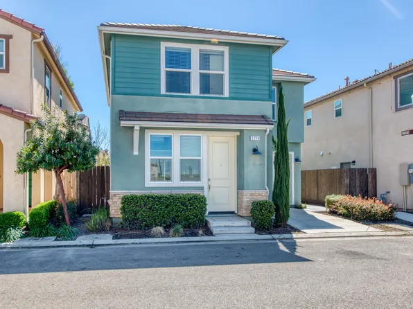 3714 Amity Ln, Clovis, CA 93619