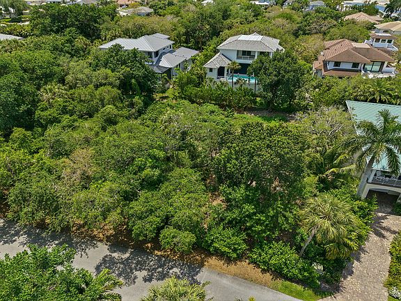 3rd image of 375 Gumbo Limbo Ln