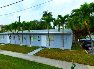 916 NE 2nd St, Hallandale, FL 33009