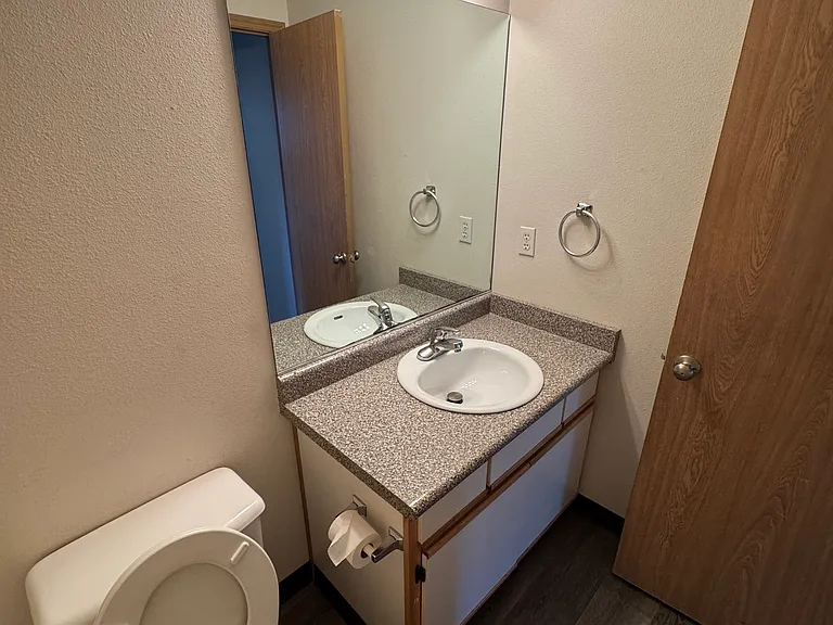 231 SE Elliott Ave #1 — Photo 12