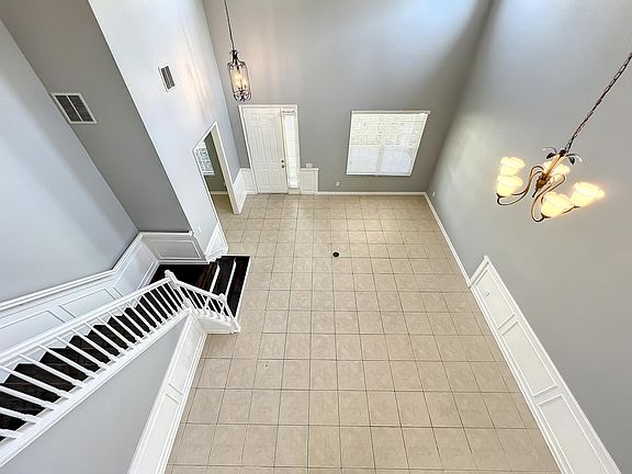 4th image of 8439 Abbotsbury Dr